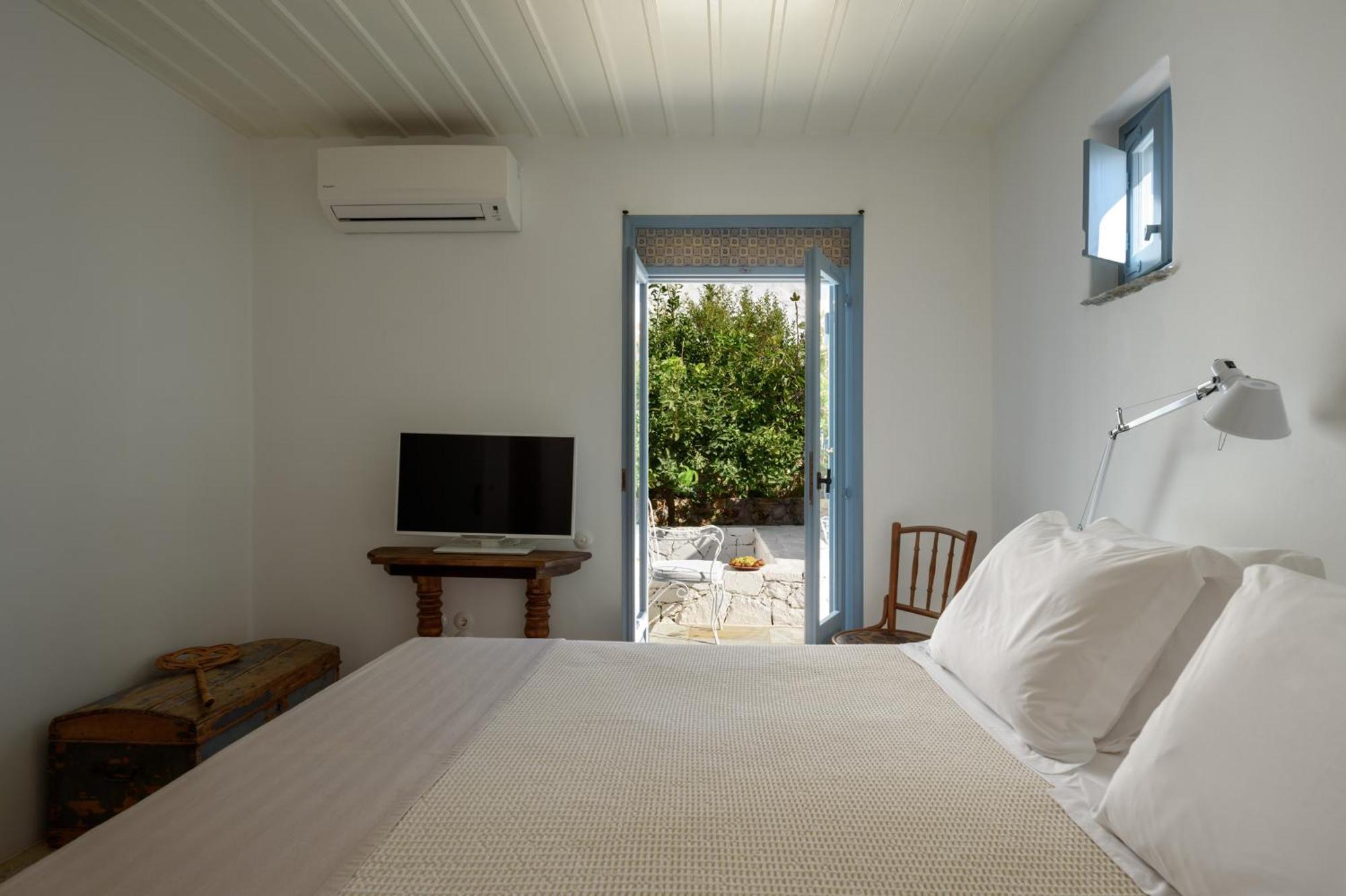 Mezzolovero Suites Kimolos Kímolos Exterior foto
