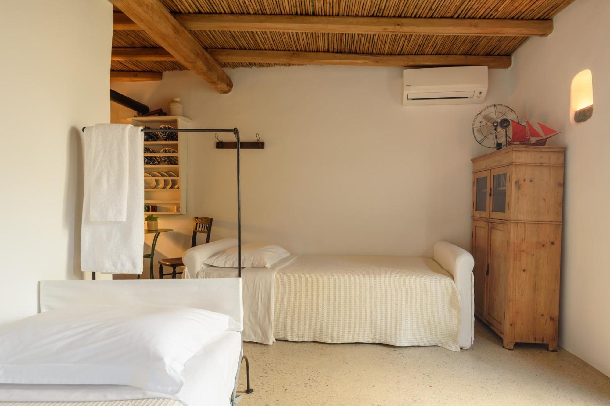 Mezzolovero Suites Kimolos Kímolos Exterior foto